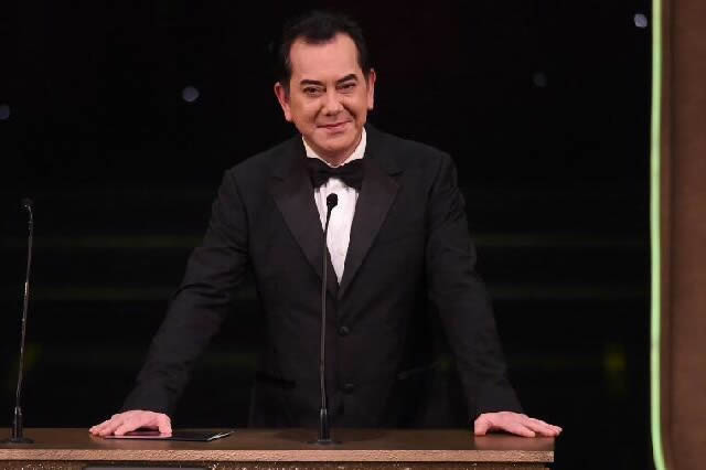 香港明星男演員名單老演員，回顧經(jīng)典，致敬傳奇，香港傳奇男星回顧，經(jīng)典老演員致敬傳奇時(shí)刻