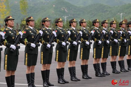 三軍儀仗隊(duì)視頻完整版最新，展現(xiàn)榮耀與力量，三軍儀仗隊(duì)展現(xiàn)榮耀與力量的最新完整版視頻發(fā)布