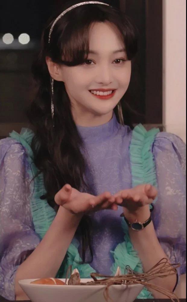 鄭爽事件回顧，真相究竟如何？，鄭爽事件真相揭秘，回顧與探究背后的真相