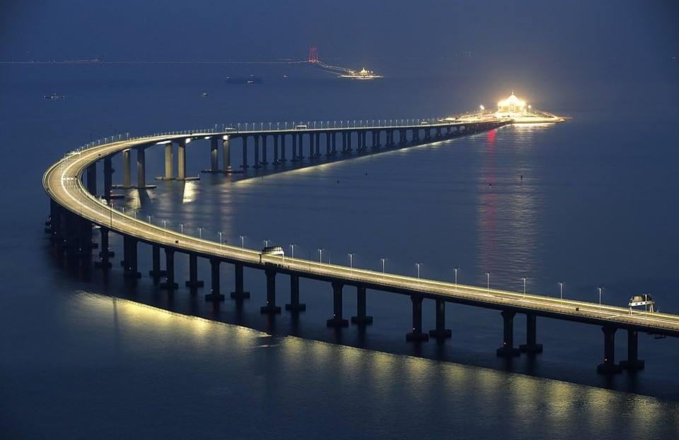 澳門正版精準(zhǔn)免費(fèi)資料，探索未來的預(yù)測與機(jī)遇（2025展望），澳門正版精準(zhǔn)資料揭秘，未來預(yù)測與機(jī)遇展望（2025年展望）