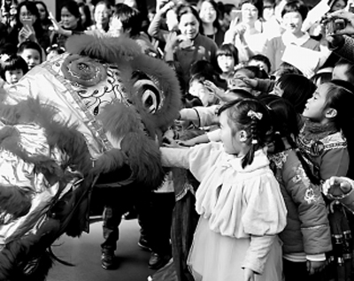 澳門六和彩資料查詢2024年免費(fèi)查詢指南，01-365期圖片全收錄，澳門六和彩資料免費(fèi)查詢指南，2024年全收錄圖片版（涵蓋01-365期）