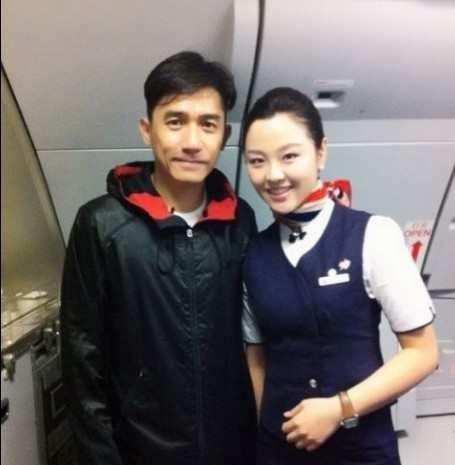 飛機(jī)打多了白頭發(fā)多可以恢復(fù)嗎？——探究原因與解決方案，飛機(jī)打多了導(dǎo)致白發(fā)增多能否恢復(fù)？探究原因及解決方案。