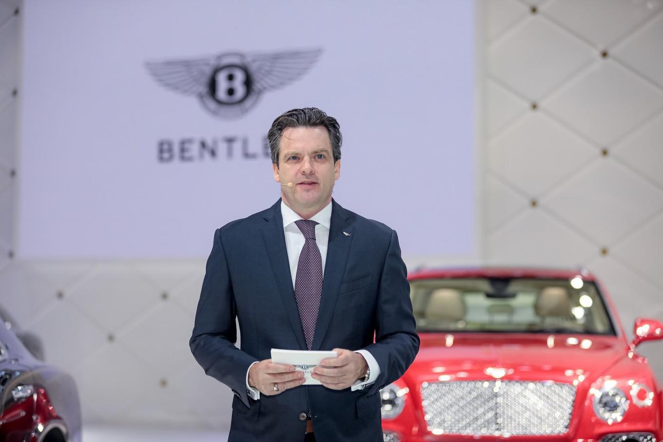 新澳門2025年正版免費公開，探索未來的機遇與挑戰(zhàn)，澳門未來展望，機遇與挑戰(zhàn)并存（2025正版免費公開）