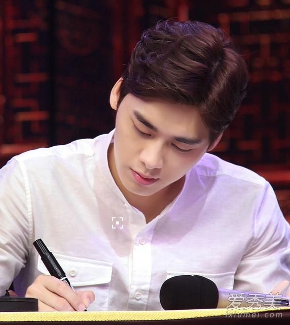 李易峰個(gè)人資料介紹，李易峰個(gè)人資料揭秘