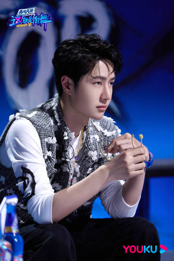 白小姐王中王一肖中特王，探索關鍵詞背后的神秘世界，探索關鍵詞背后的神秘世界，白小姐王中王一肖中特王揭秘