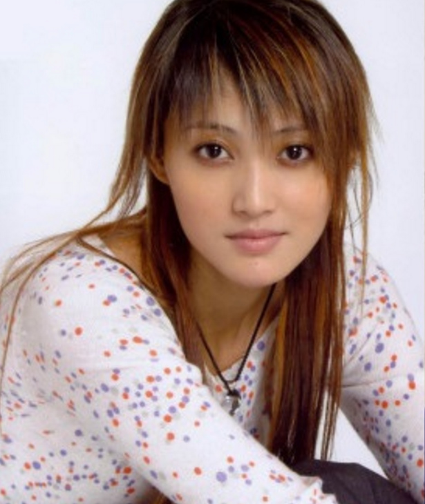 揭秘12位女星的整容前后，重塑美麗，還是失去真實(shí)？，揭秘女星整容真相，重塑美麗還是失去真實(shí)？涉及12位女星整容前后對比