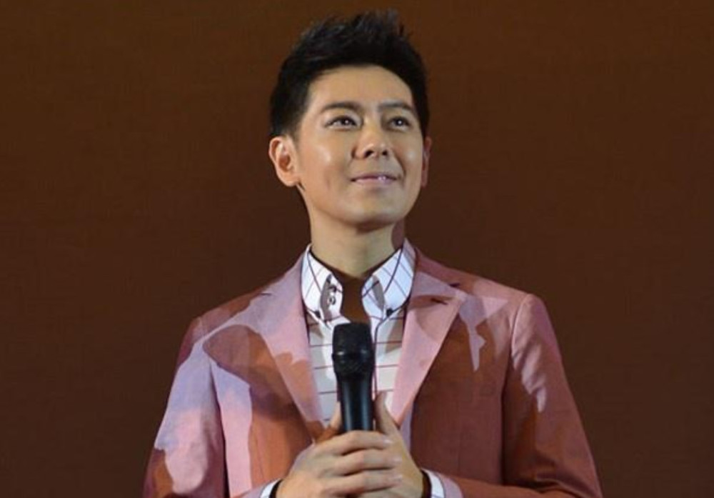 揭秘！46歲林志穎卸妝后的真實(shí)照片，揭秘！林志穎卸妝后的真實(shí)面貌曝光，不老男神真面目揭曉！