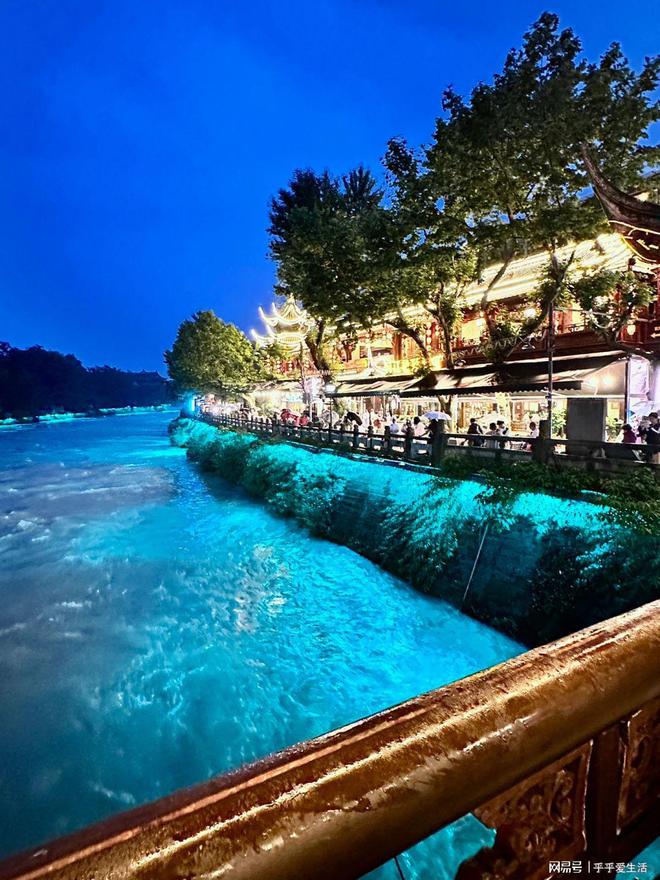 都江堰必游的三大景點——體驗千年古堰的精華所在，都江堰三大必游景點，千年古堰的精華之旅