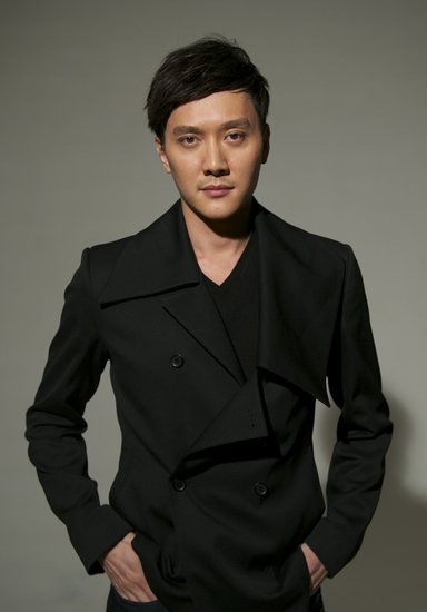 馮紹峰個(gè)人資料簡(jiǎn)介圖片，馮紹峰個(gè)人資料簡(jiǎn)介及圖片