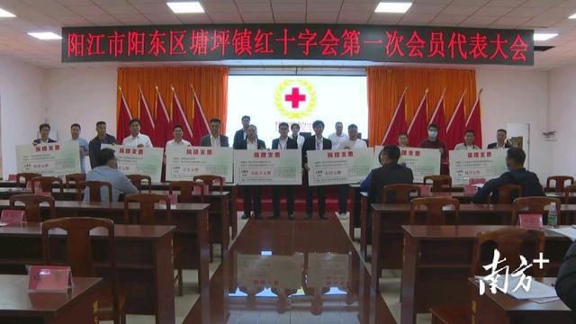 塘坪鎮(zhèn)最新領(lǐng)導(dǎo)團(tuán)隊(duì)引領(lǐng)地方發(fā)展，塘坪鎮(zhèn)領(lǐng)導(dǎo)團(tuán)隊(duì)引領(lǐng)地方發(fā)展新篇章