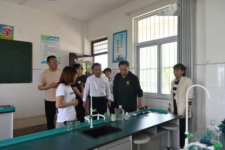 鎮(zhèn)海區(qū)級(jí)托養(yǎng)福利事業(yè)單位最新領(lǐng)導(dǎo)介紹及其領(lǐng)導(dǎo)下的機(jī)構(gòu)發(fā)展展望，鎮(zhèn)海區(qū)級(jí)托養(yǎng)福利事業(yè)單位領(lǐng)導(dǎo)介紹及機(jī)構(gòu)發(fā)展展望