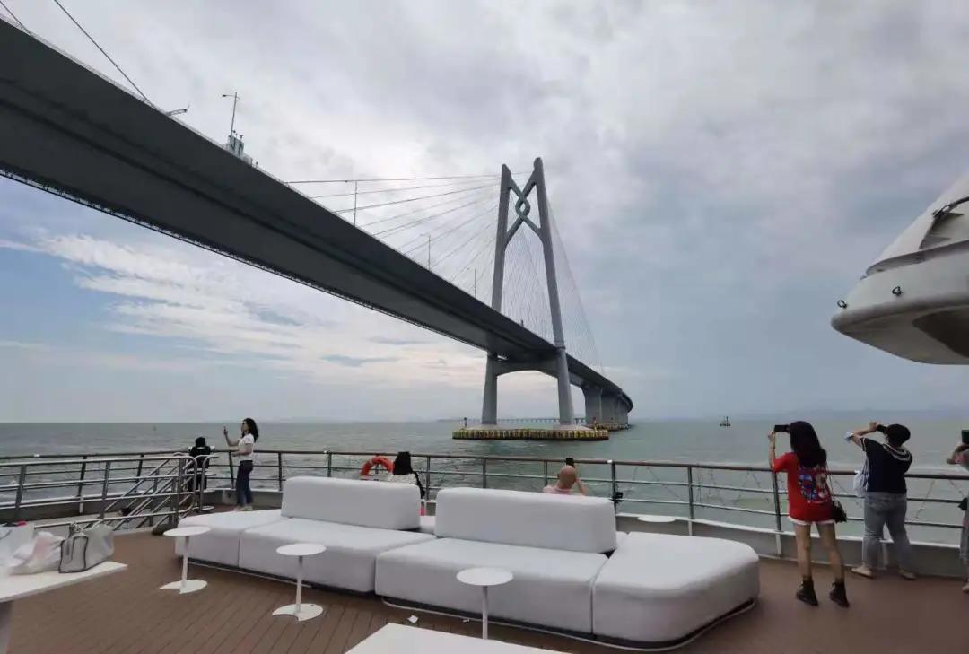 深圳港珠澳大橋一日游，探索世界級工程的奇跡之旅，深圳港珠澳大橋一日游，探索世界級工程奇跡的震撼之旅