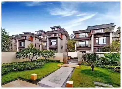 廣東溫泉別墅度假推薦——盡享溫泉滋潤與別墅優(yōu)雅，廣東溫泉別墅度假指南，盡享溫泉滋潤與別墅優(yōu)雅體驗(yàn)