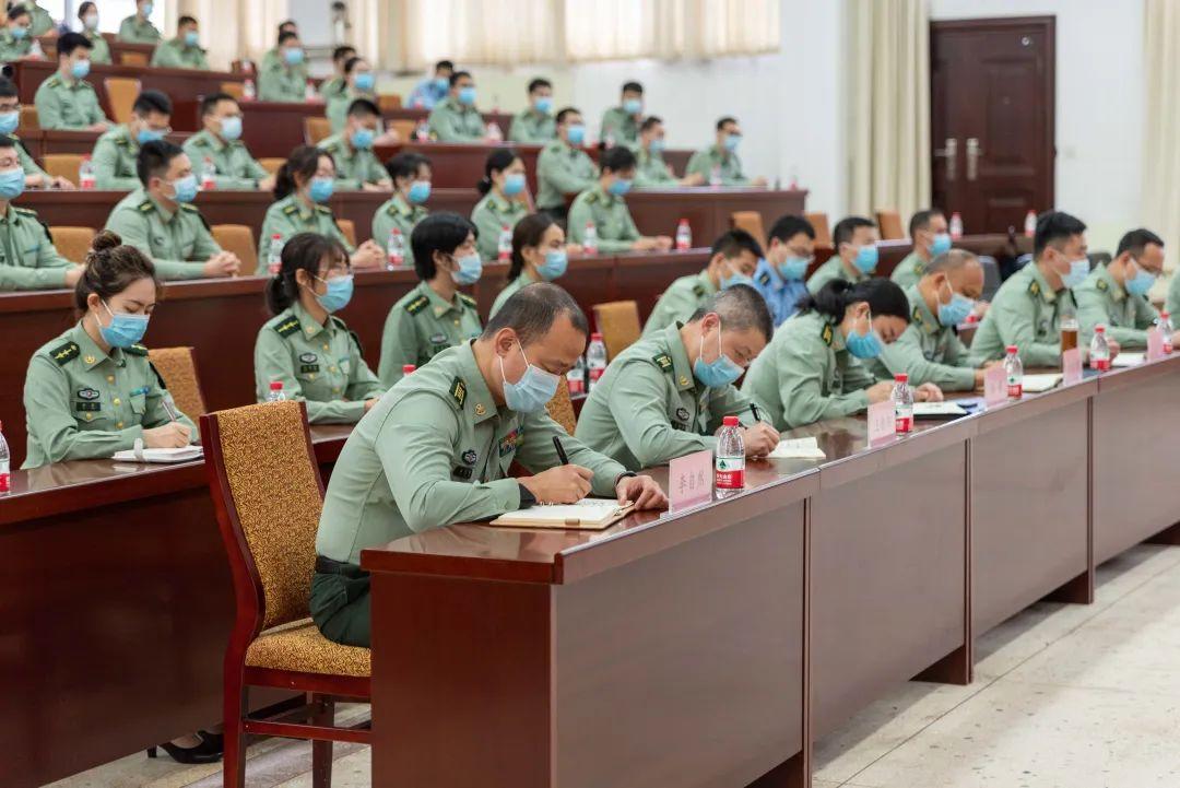 國(guó)防科技大學(xué)研究生，探索學(xué)術(shù)前沿，鑄就國(guó)防精英，國(guó)防科技大學(xué)研究生，探索學(xué)術(shù)前沿，培育國(guó)防精英