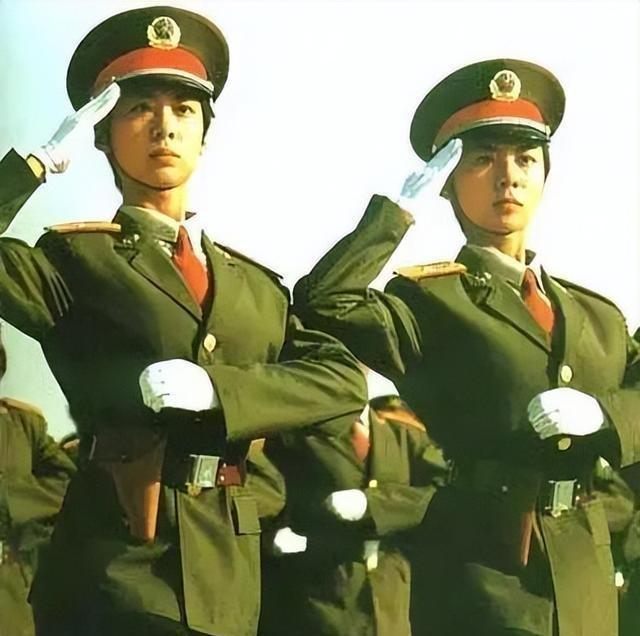 重溫歷史輝煌，1999年國(guó)慶50周年閱兵直播回顧，重溫歷史輝煌，國(guó)慶50周年閱兵直播回顧