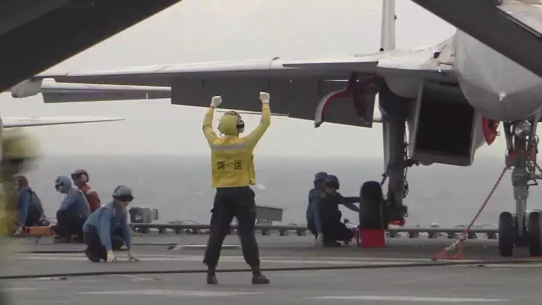 中國(guó)第五艘航母下水，揭示未來(lái)海上力量的新篇章，中國(guó)第五艘航母下水，開(kāi)啟海上力量新篇章