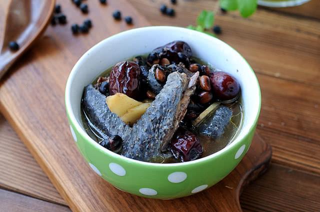 補(bǔ)血必吃的十種食物，營(yíng)養(yǎng)專家推薦的最佳補(bǔ)血食材，營(yíng)養(yǎng)專家推薦的補(bǔ)血食材TOP10，最佳補(bǔ)血食物榜單揭曉