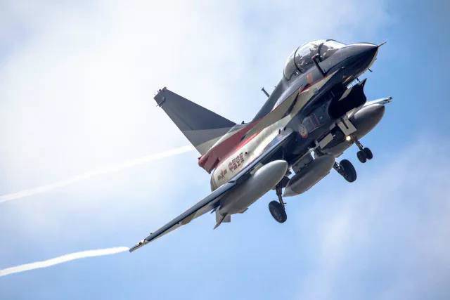 殲-10戰(zhàn)斗機(jī)圖片展示，探索中國空中力量的杰出代表，殲-10戰(zhàn)斗機(jī)圖片展示，中國空中力量的杰出代表探索