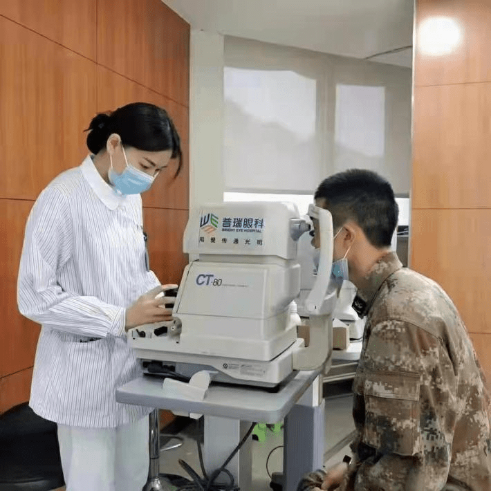 近視400度能否當(dāng)兵？解讀視力標(biāo)準(zhǔn)與參軍條件，近視400度能否當(dāng)兵？解讀視力標(biāo)準(zhǔn)與參軍要求限制