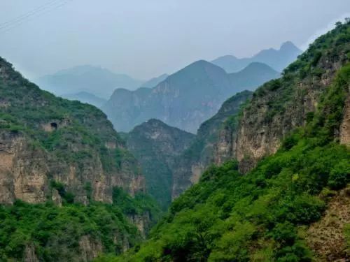 野三坡景區(qū)在什么地方——探索神秘的自然風光，野三坡景區(qū)探秘，神秘自然風光的地理位置探索