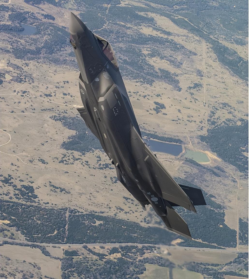 殲35戰(zhàn)斗機(jī)最新動(dòng)態(tài)，技術(shù)突破與未來(lái)展望，殲35戰(zhàn)斗機(jī)技術(shù)突破及未來(lái)展望，最新動(dòng)態(tài)揭秘