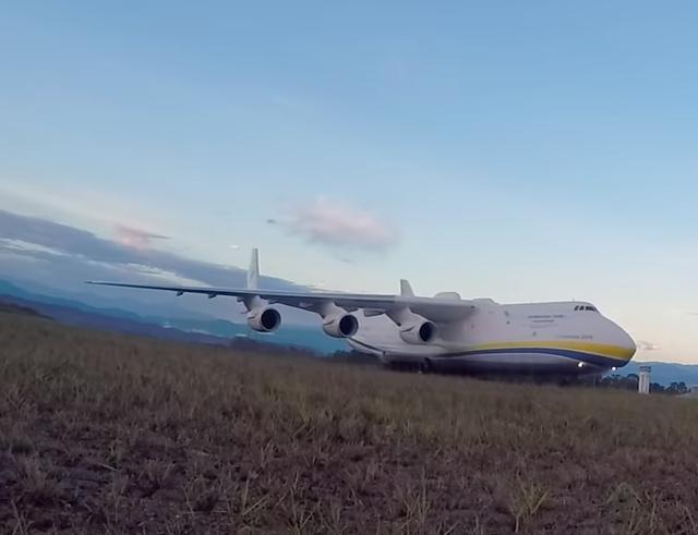 安-225巨型運(yùn)輸機(jī)，航空巨無霸的傳奇之旅，安-225巨型運(yùn)輸機(jī)，航空巨無霸的傳奇之旅揭秘