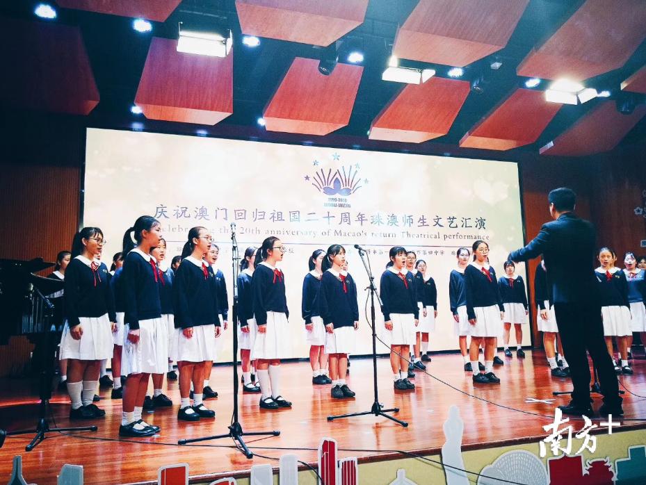 澳門內(nèi)部正版一碼三中三，探索真實(shí)與合法的彩票世界，澳門正版一碼三中三，真實(shí)合法的彩票探索之旅