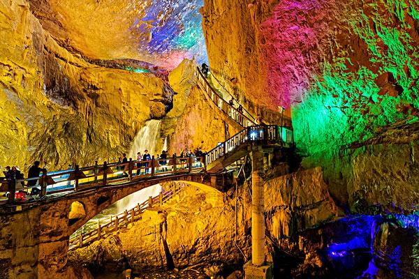 九鄉(xiāng)風(fēng)景區(qū)，自然之美盡收眼底，九鄉(xiāng)風(fēng)景區(qū)，自然之美的全景呈現(xiàn)