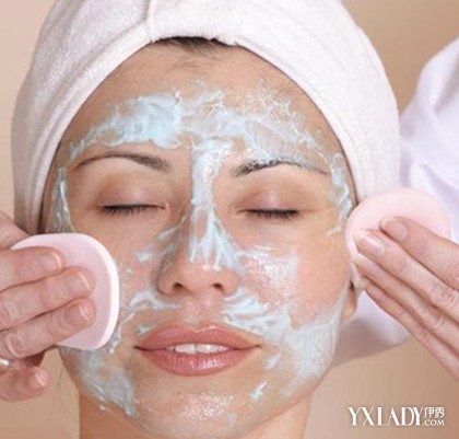 怎樣用牛奶洗臉美白，牛奶洗臉美白秘籍，讓你的肌膚煥發(fā)光彩