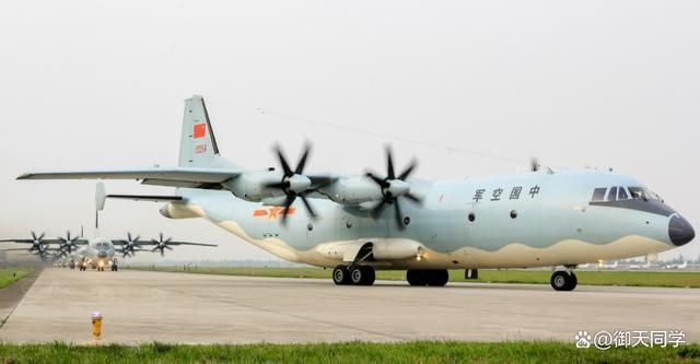 運(yùn)-30運(yùn)輸機(jī)，空中巨翼的卓越性能與特點(diǎn)分析，運(yùn)-30運(yùn)輸機(jī)，空中巨翼的卓越性能與特色解析