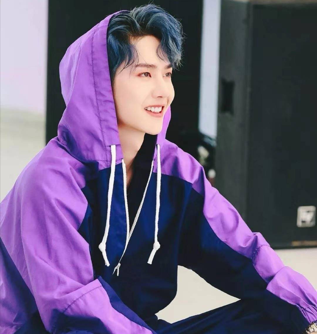 揭秘202年王中王一肖王的傳奇故事，揭秘肖王傳奇，王中王一肖王的百年傳奇故事