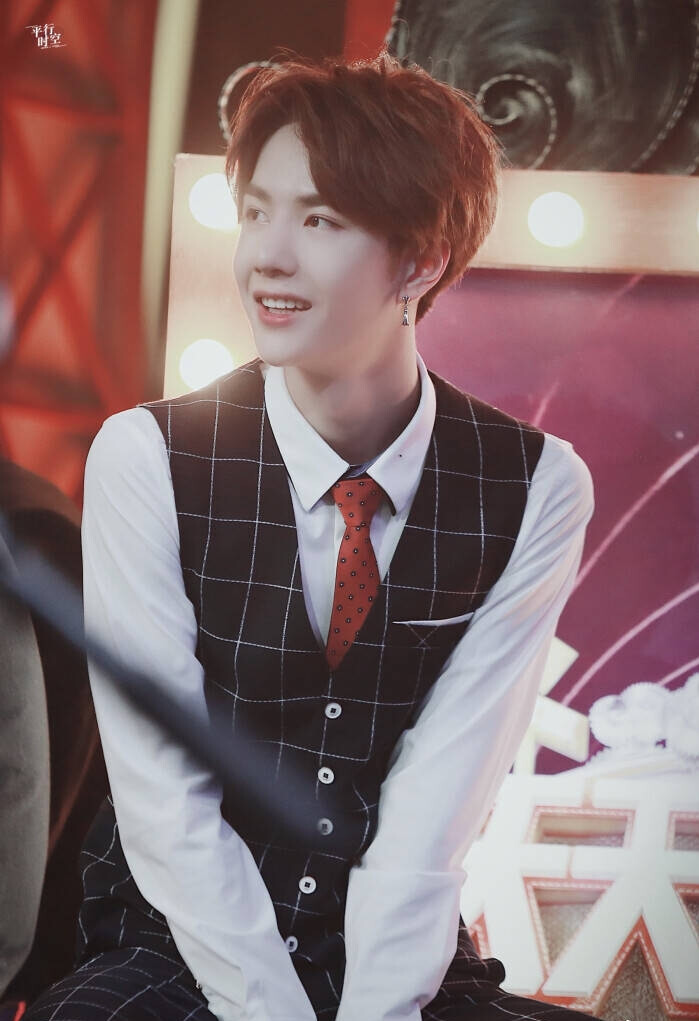 王中王一肖中特2018，揭秘?zé)衢T關(guān)鍵詞背后的故事，揭秘?zé)衢T關(guān)鍵詞背后的故事，王中王一肖中特2018探索之旅