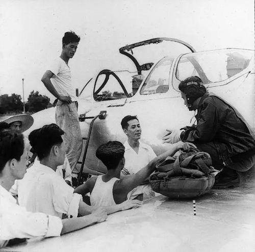 中國(guó)最新戰(zhàn)機(jī)殲-60，技術(shù)革新與國(guó)防力量的新里程碑，中國(guó)殲-60戰(zhàn)機(jī)，技術(shù)革新引領(lǐng)國(guó)防力量新里程碑