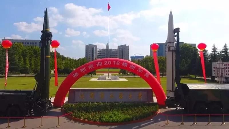 中國(guó)國(guó)防大學(xué)的卓越貢獻(xiàn)與國(guó)防教育推廣，中國(guó)國(guó)防大學(xué)，卓越貢獻(xiàn)與國(guó)防教育的重要推動(dòng)力