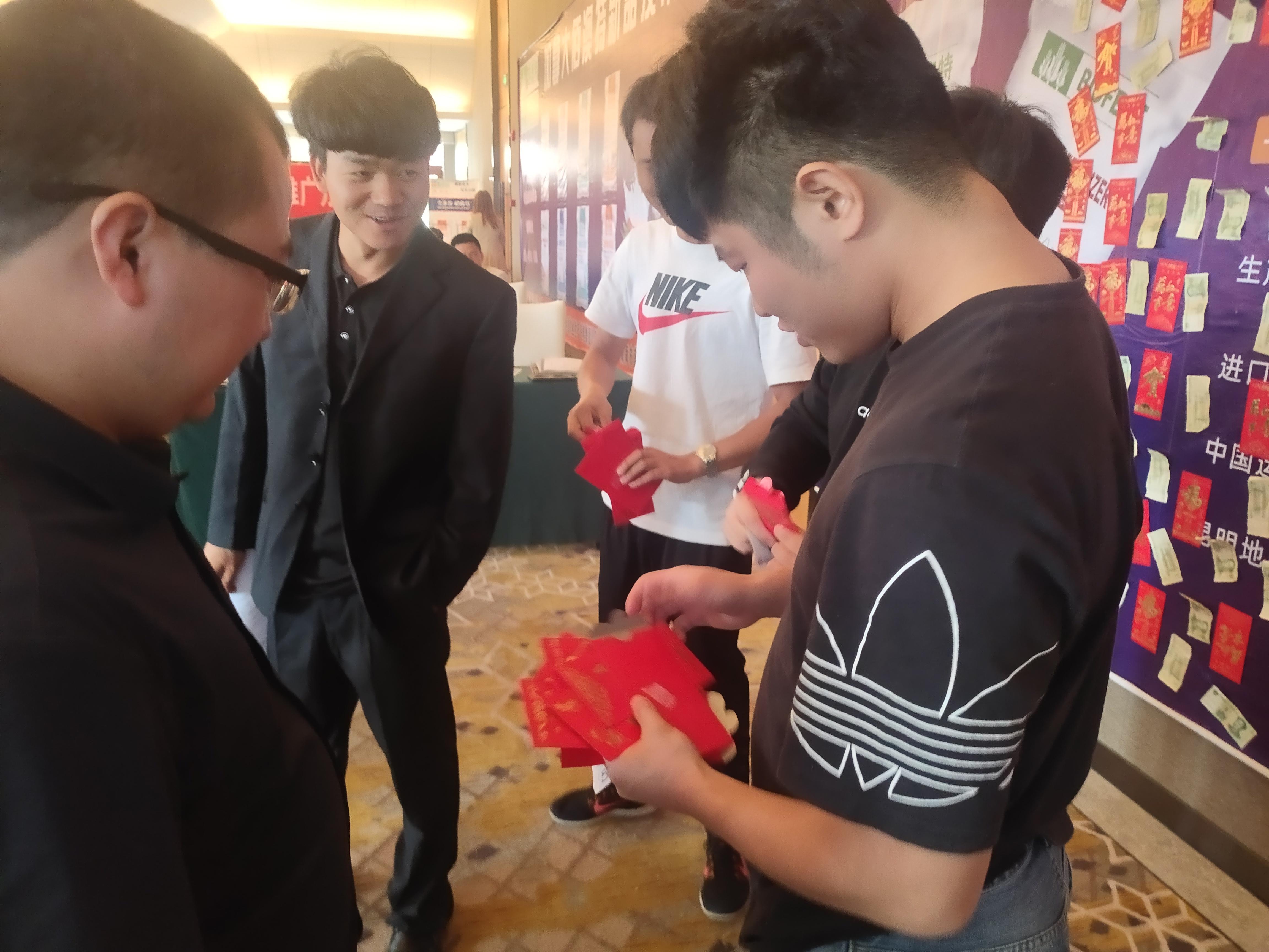 新澳特今晚9點(diǎn)30開什么，揭秘最新活動及精彩內(nèi)容，新澳特今晚9點(diǎn)30最新活動揭秘，精彩內(nèi)容不容錯(cuò)過