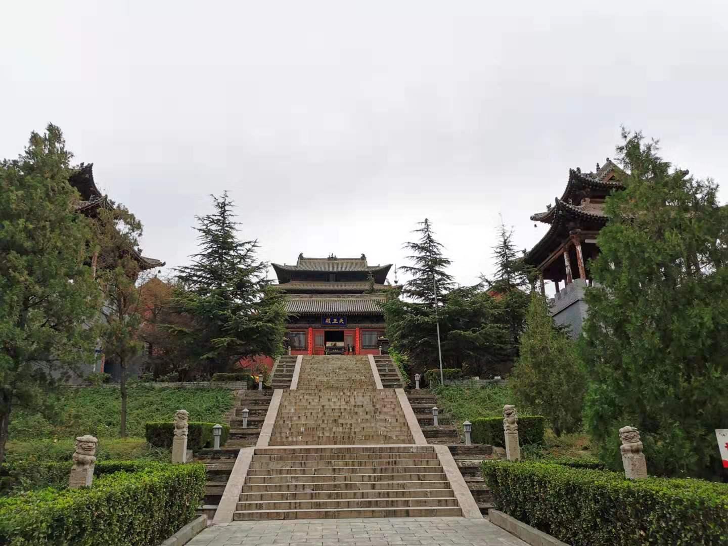 樂山大佛胸口是誰的墓，揭秘千年之謎，樂山大佛胸口之謎，揭秘千年古墓真容