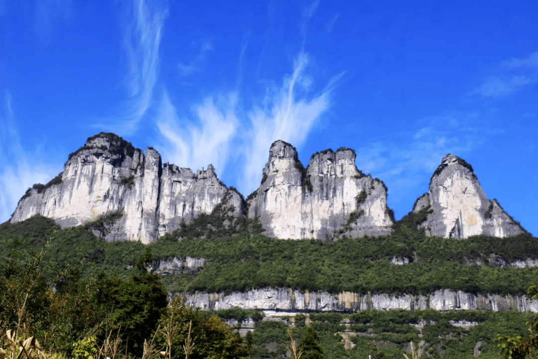 金佛山，自然之美與人文之韻的完美結(jié)合，金佛山，自然人文交相輝映，完美融合之旅