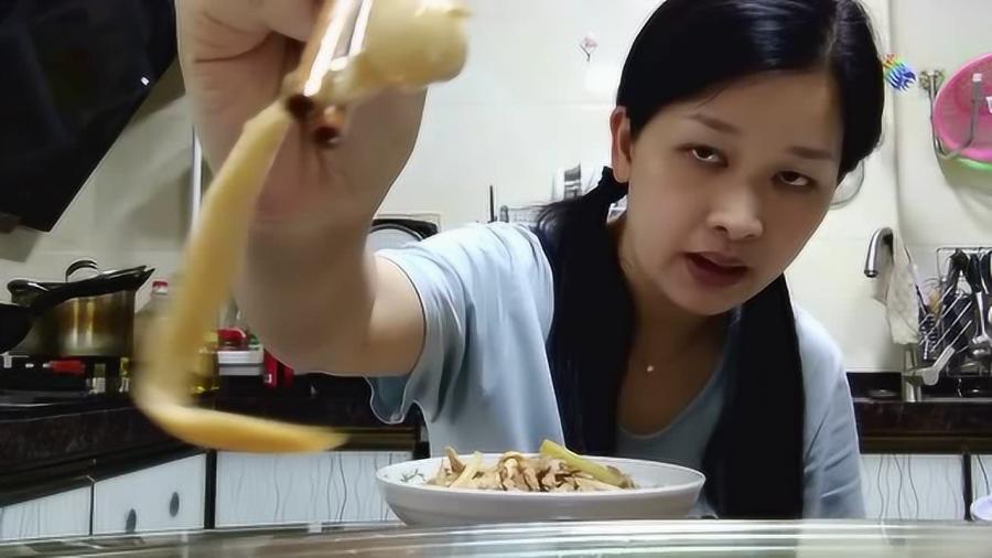 第一次品嘗男性的蘑菇，一場(chǎng)意想不到的奇妙之旅，首次探索男性蘑菇，一場(chǎng)驚喜的奇妙之旅