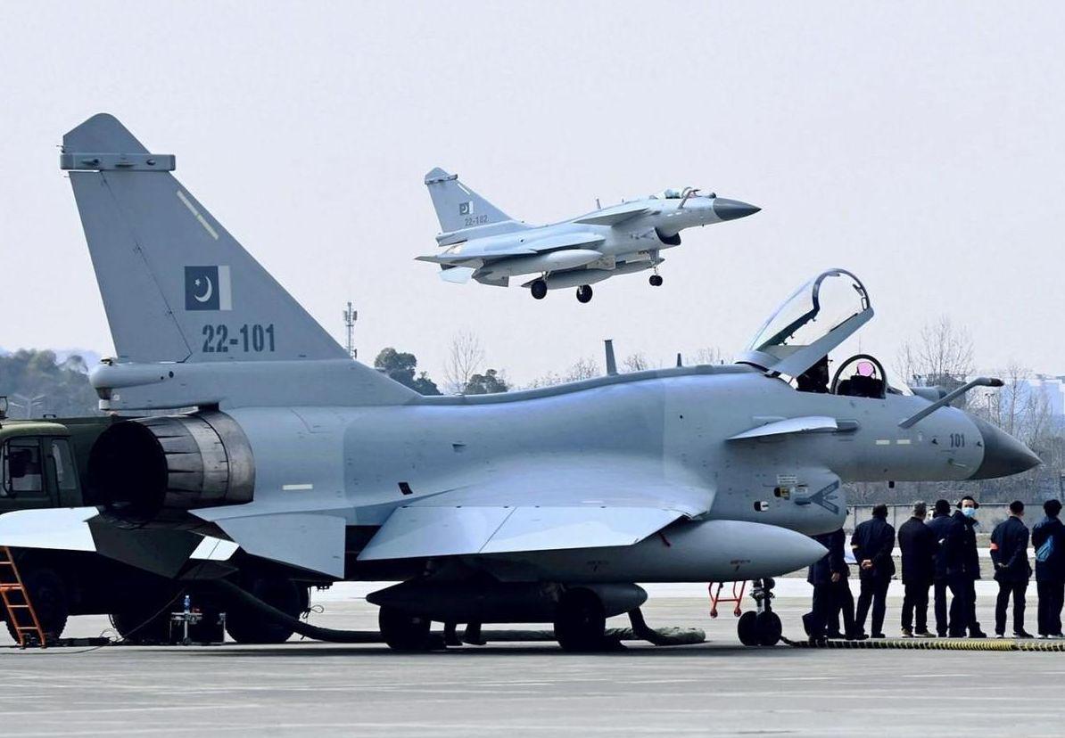 揭秘殲-10C，巴鐵曝光的大量信息與深度解析，巴鐵深度解析，殲-10C戰(zhàn)機(jī)揭秘與大量信息曝光