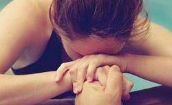 女性經(jīng)常大汗淋漓要警惕，原因、風(fēng)險與應(yīng)對措施，女性經(jīng)常大汗淋漓需警惕，原因、風(fēng)險及應(yīng)對策略