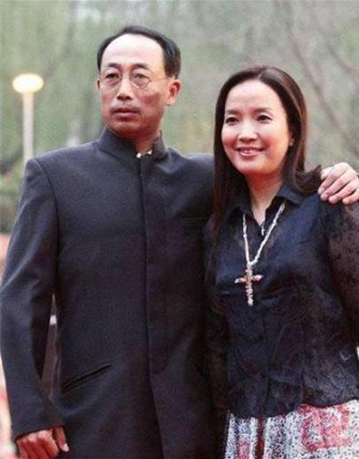 張豐毅個(gè)人資料簡(jiǎn)歷及妻子，張豐毅個(gè)人資料簡(jiǎn)介及妻子曝光