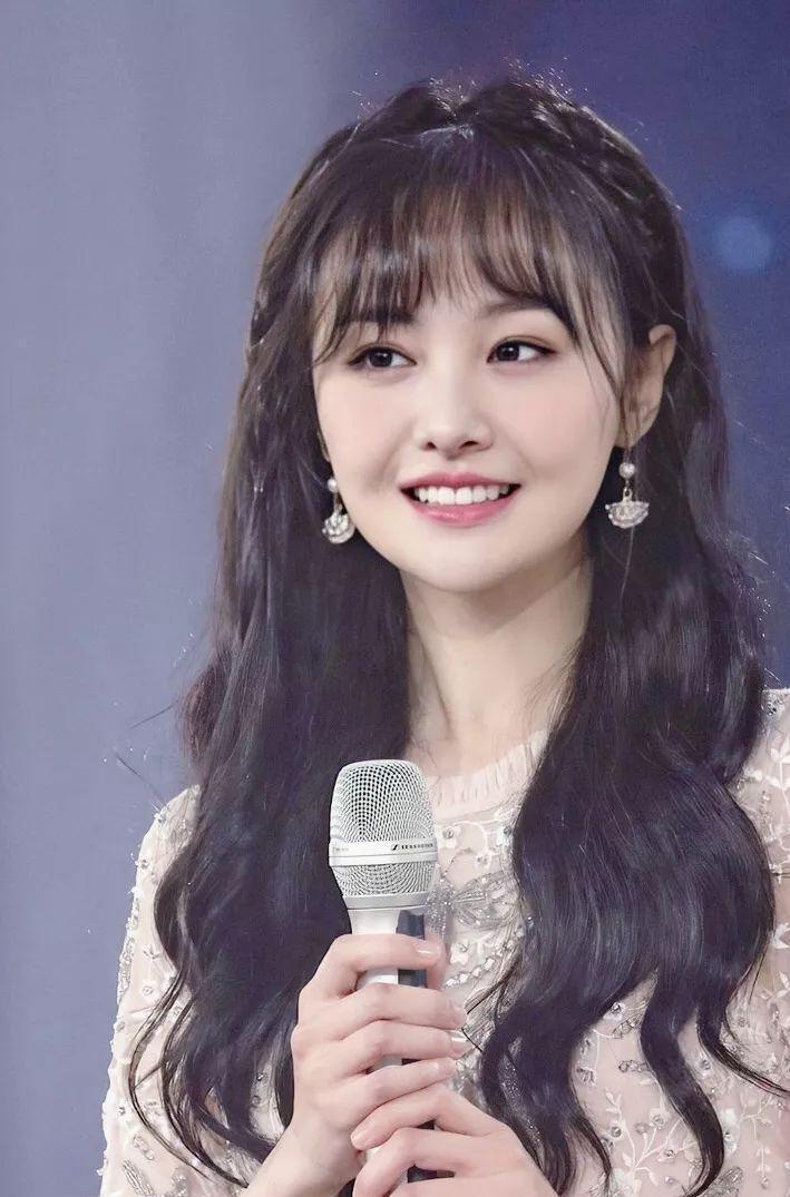 鄭爽現(xiàn)在在哪里，探索明星的足跡與生活軌跡，鄭爽現(xiàn)在身在何處，揭秘明星足跡與生活軌跡