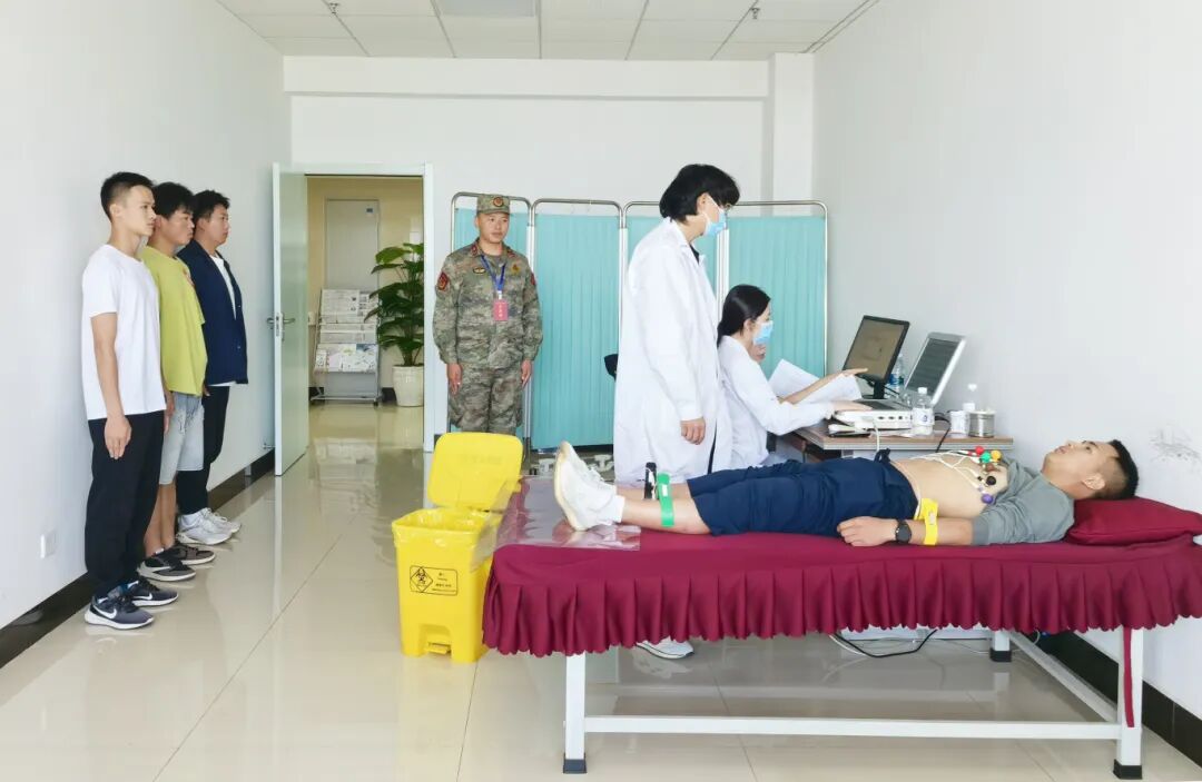征兵體檢全程曝光，公開透明，展現(xiàn)信任，征兵體檢全程公開，展現(xiàn)透明與信任